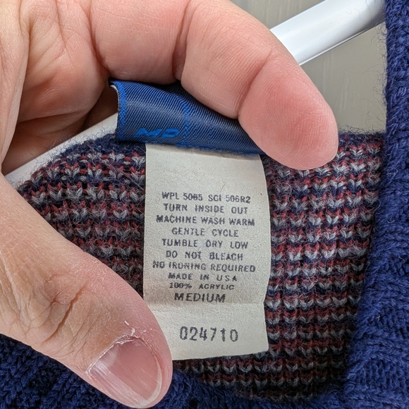 Vintage J. Blair Men's Size Medium V-Neck Navy Blue Red Argyle Sweater Vest - Picture 5 of 5